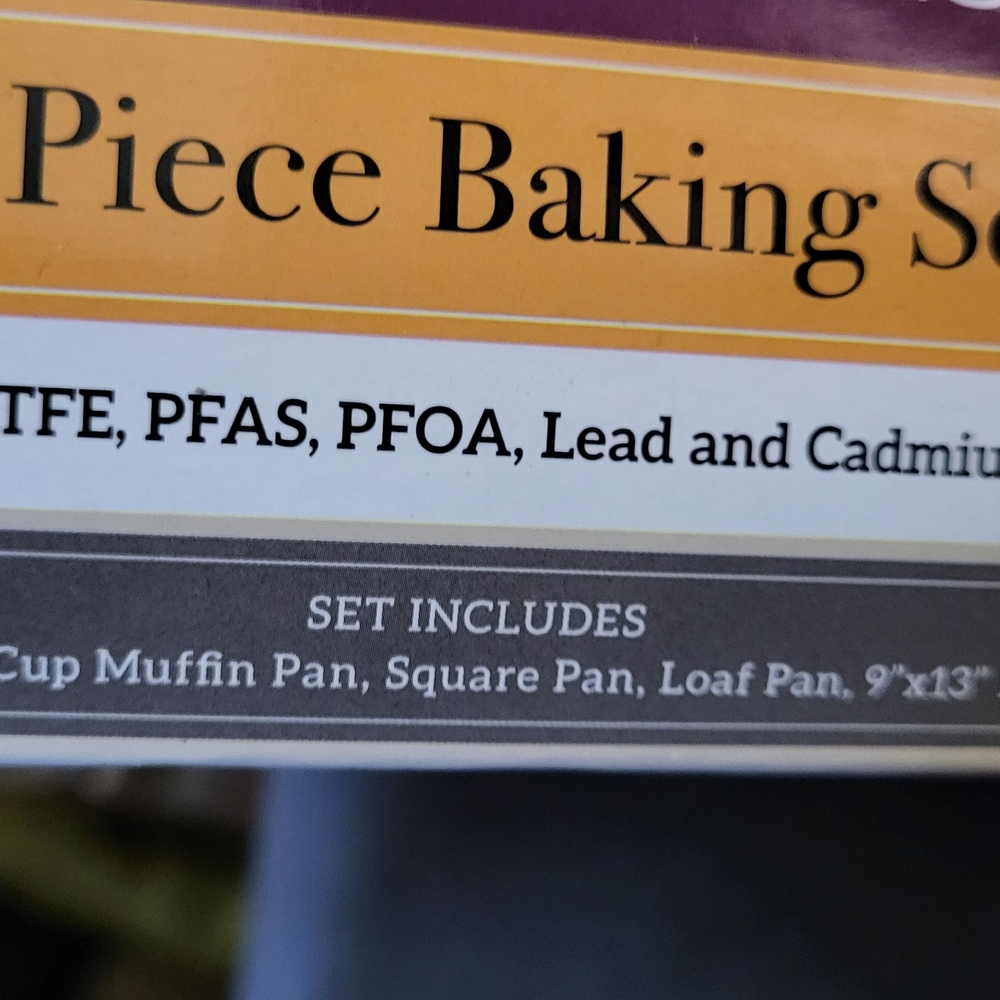 Essentials Black Bakeware Set for Kitchen - Picture 3 of 8